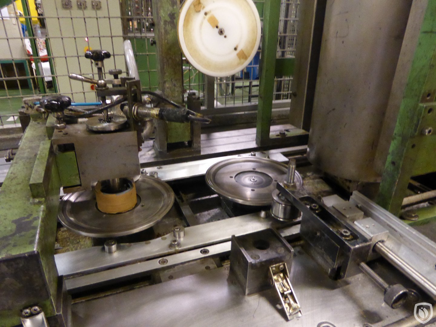 Ligne de production de fonds de Ø 217mm